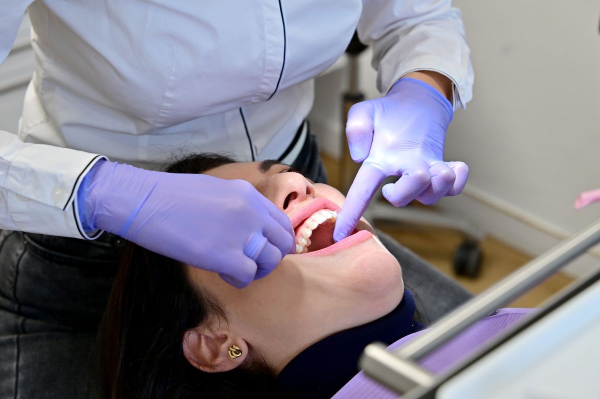 Präzise Diagnostik bei CMD: Funktionsanalyse des Kausystems bei Zahnfreude Köln. (© Zahnfreude)