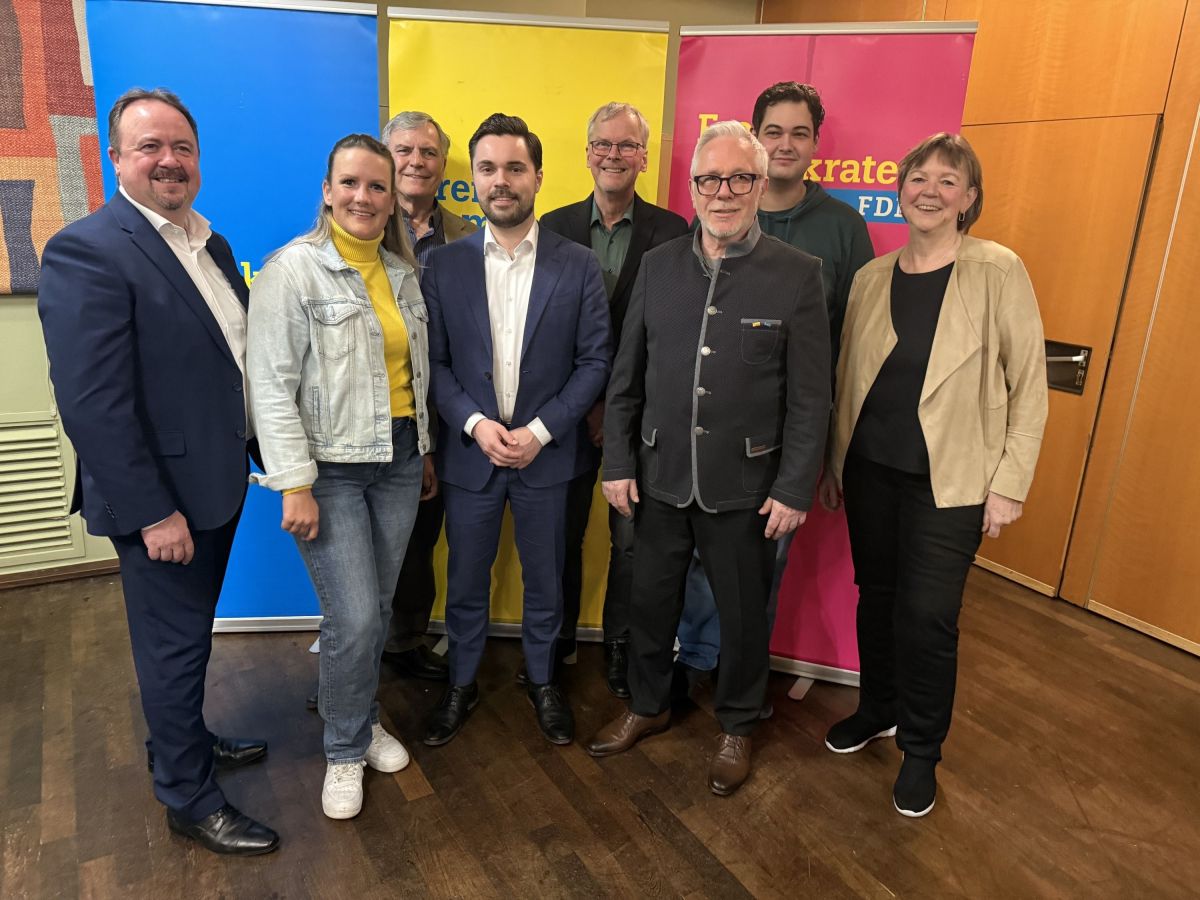 V.l.n.r.: U. Erol, S. Jahrke, D. Lehmann, F. Grams, F. a Campo, E. Walter, C. Koch, B. Jahrke (© FDP Kreisverband Viersen)