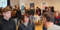 AUF IN DIE WELT Messe in München – Viel Interesse am Auslandsjahr (Stiftung Völkerverständigung)