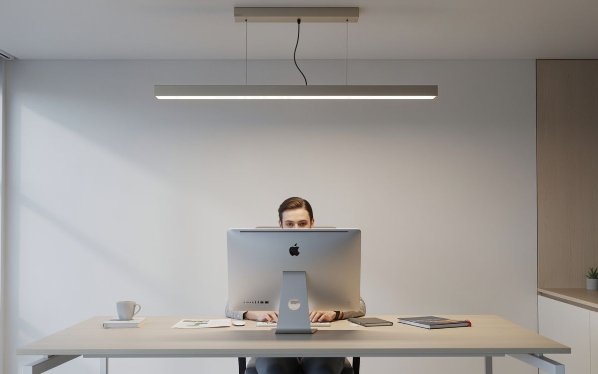Konzentriert Arbeiten im Büro (© )