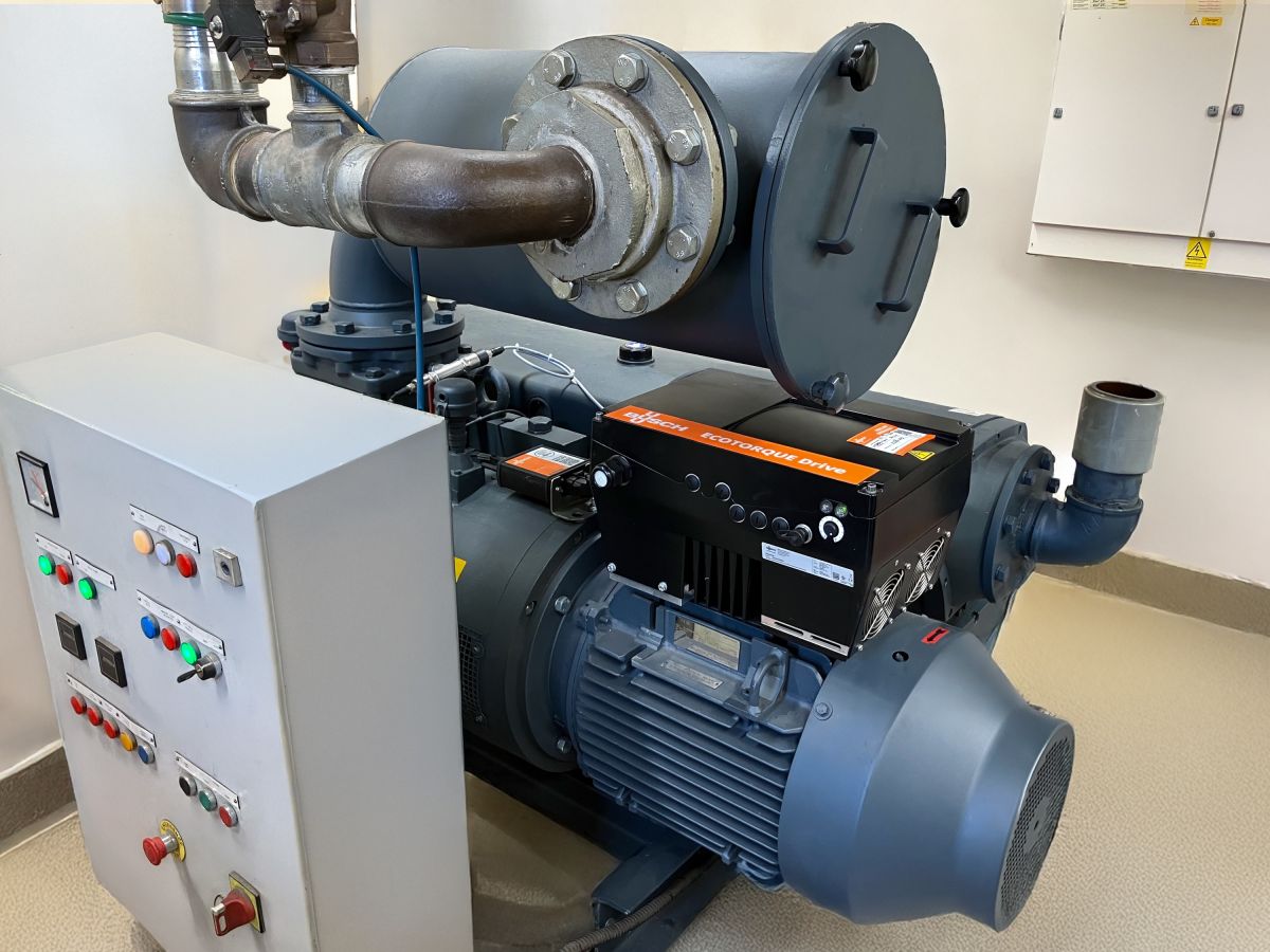 R5 Drehschieber-Vakuumpumpen mit der drehzahlgeregelten Antriebstechnologie ECOTORQUE  (© Busch Group)