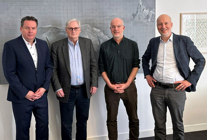 Oliver Korting (li., AGRAVIS) und die bisherigen Jungjohann-Gesellschafter (Die Bildrechte liegen bei dem Verfasser der Mitteilung.)