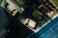 Chalets Coburg Liegemöglichkeiten am Outdoorpool (c) Magdalena Resch (Schladming-Appartements)