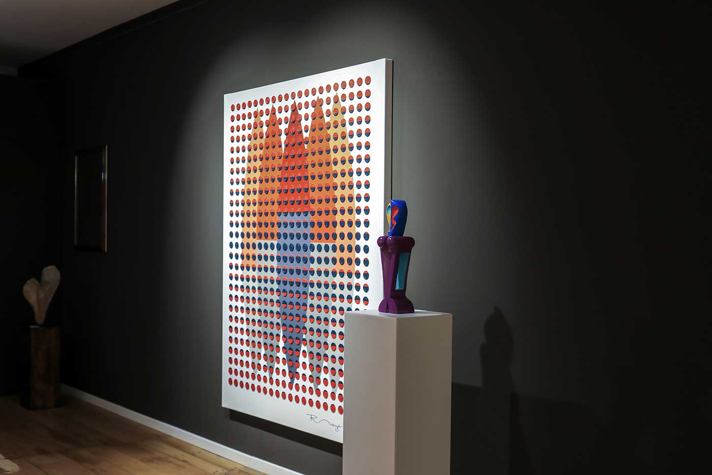 René Mayer: Fünf Objekte(SV)-Acrylic,painted jetons,canvas,2023 / Steadfast Woman(VV)-Terracotta,acrylic,2017-2018
