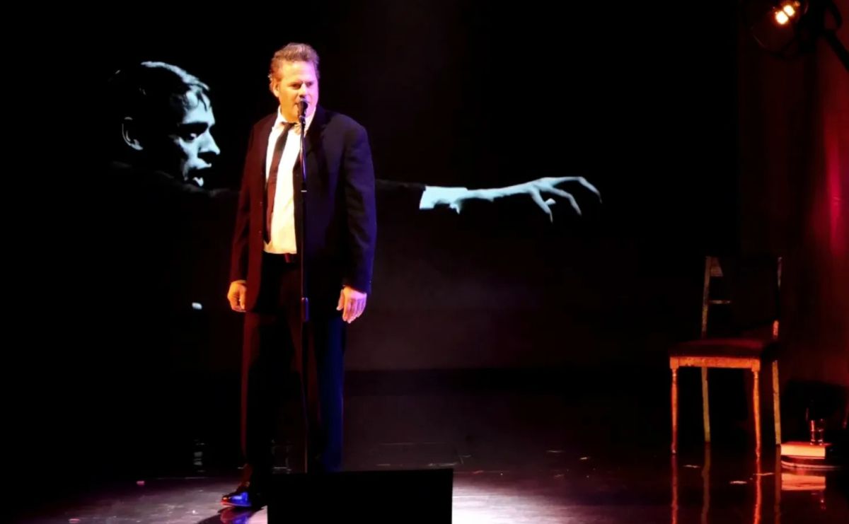 Stephan Hippe singt BREL - Multimediale Theater-Biographie (© Stephan Hippe)
