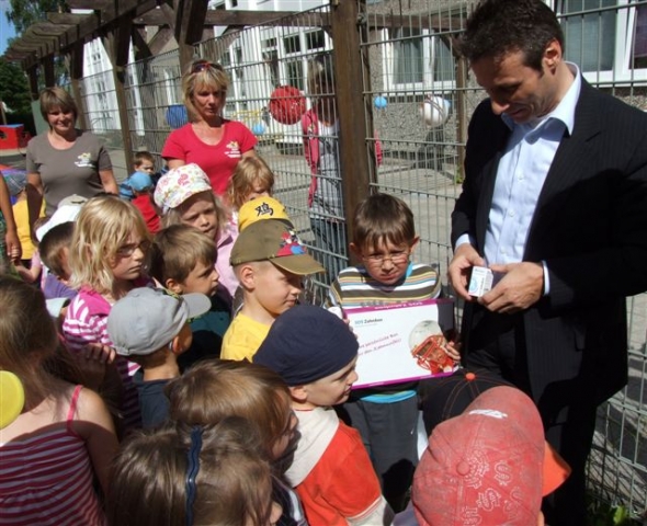 In Greifswald wird das Zahnrettungskonzept von Zahnexperten24 auf Kitas, weiterführende Schulen und 