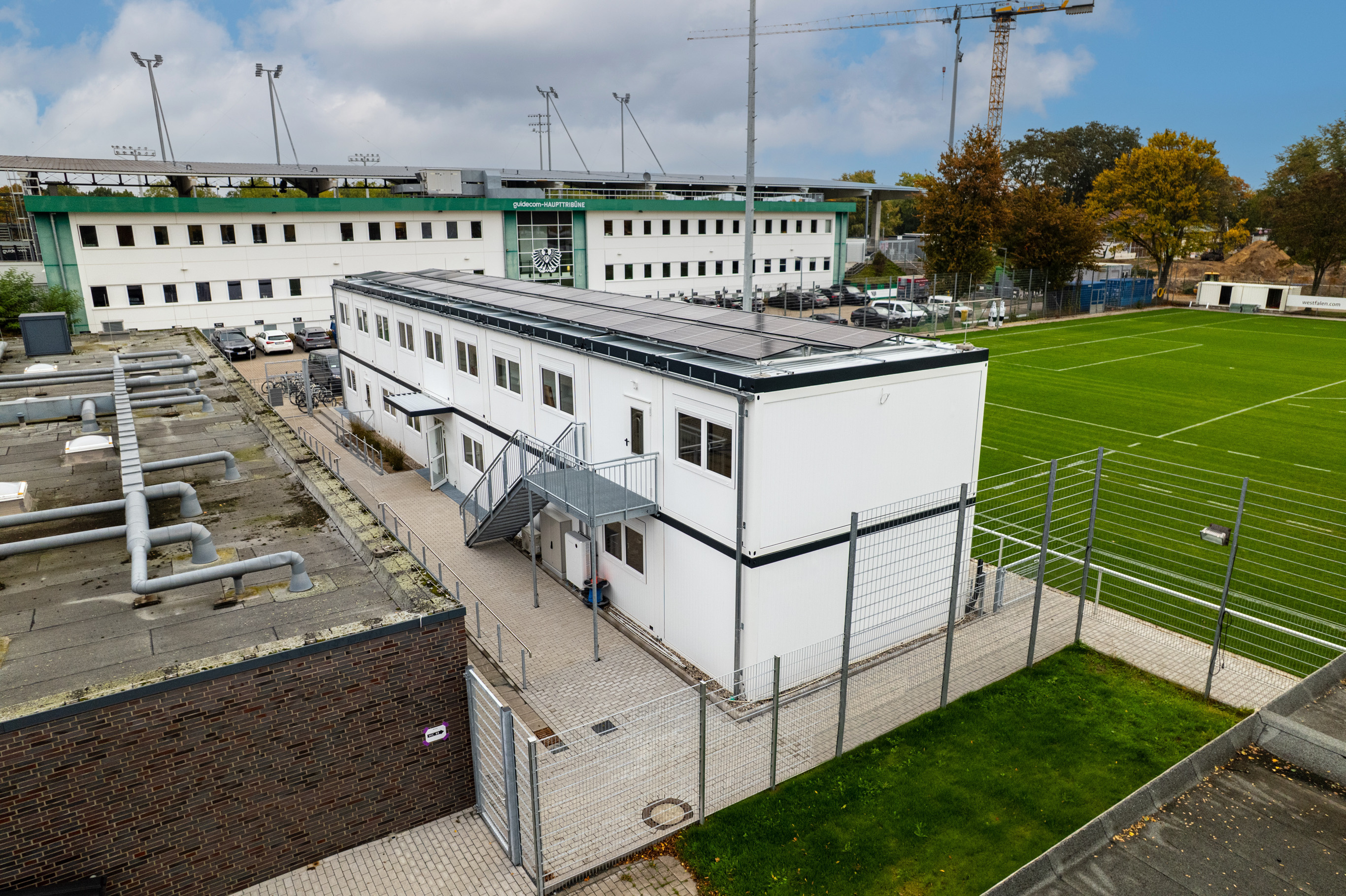 Das neue NLZ umfasst 20 Containermodule und befindet sich direkt neben dem Trainingsplatz.