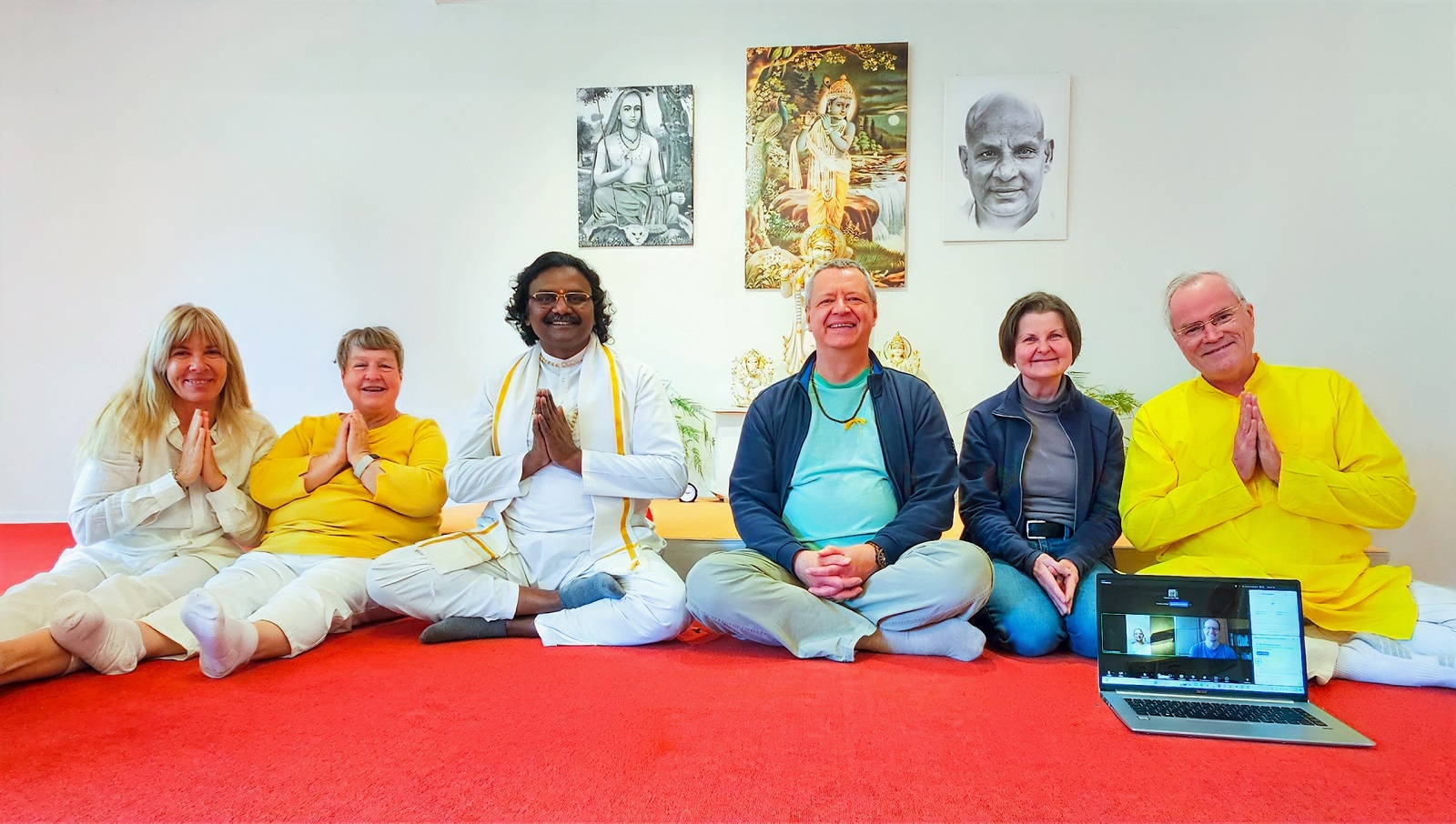 Vorstand des neu gegründeten Gita Vidya Peetam e.V. (Die Bildrechte liegen bei dem Verfasser der Mitteilung.)