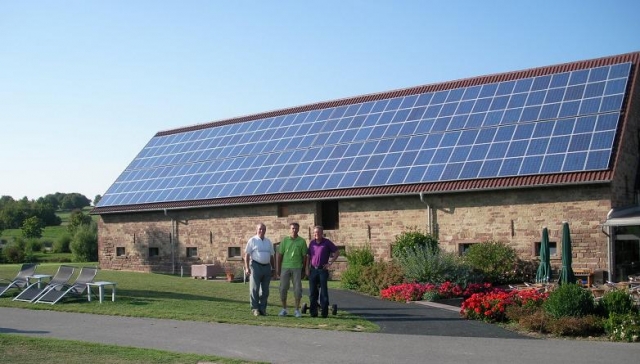 PV-Distributor Rusol: Expertise von Kleinanlagen bis zum Großprojekt mit 597 kWp PV-Distributor Rusol: Expertise von Kleinanlagen bis zum Großprojekt mit 597 kWp