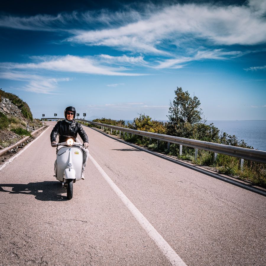 Mit der Vespa am Mittelmeer entlang (© SIP Scootershop)