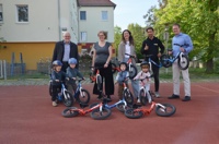 Lucky Bike übergibt die KTM Laufräder an den gemeinnützigen Verein.