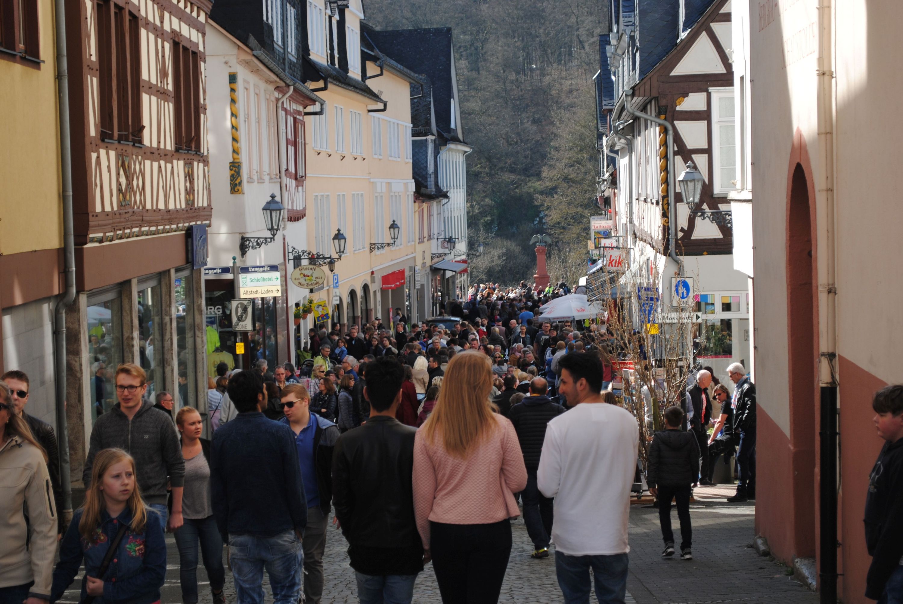 Weinfest mit verkaufsoffenem Sonntag. (Die Bildrechte liegen bei dem Verfasser der Mitteilung.)