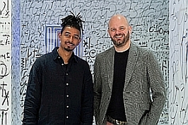 Künstler Caspar Nii Armah und Arne Heckt, Gründer Artloft.Hamburg: Foto:Janto Koité;(c)Caspar Nii Ar