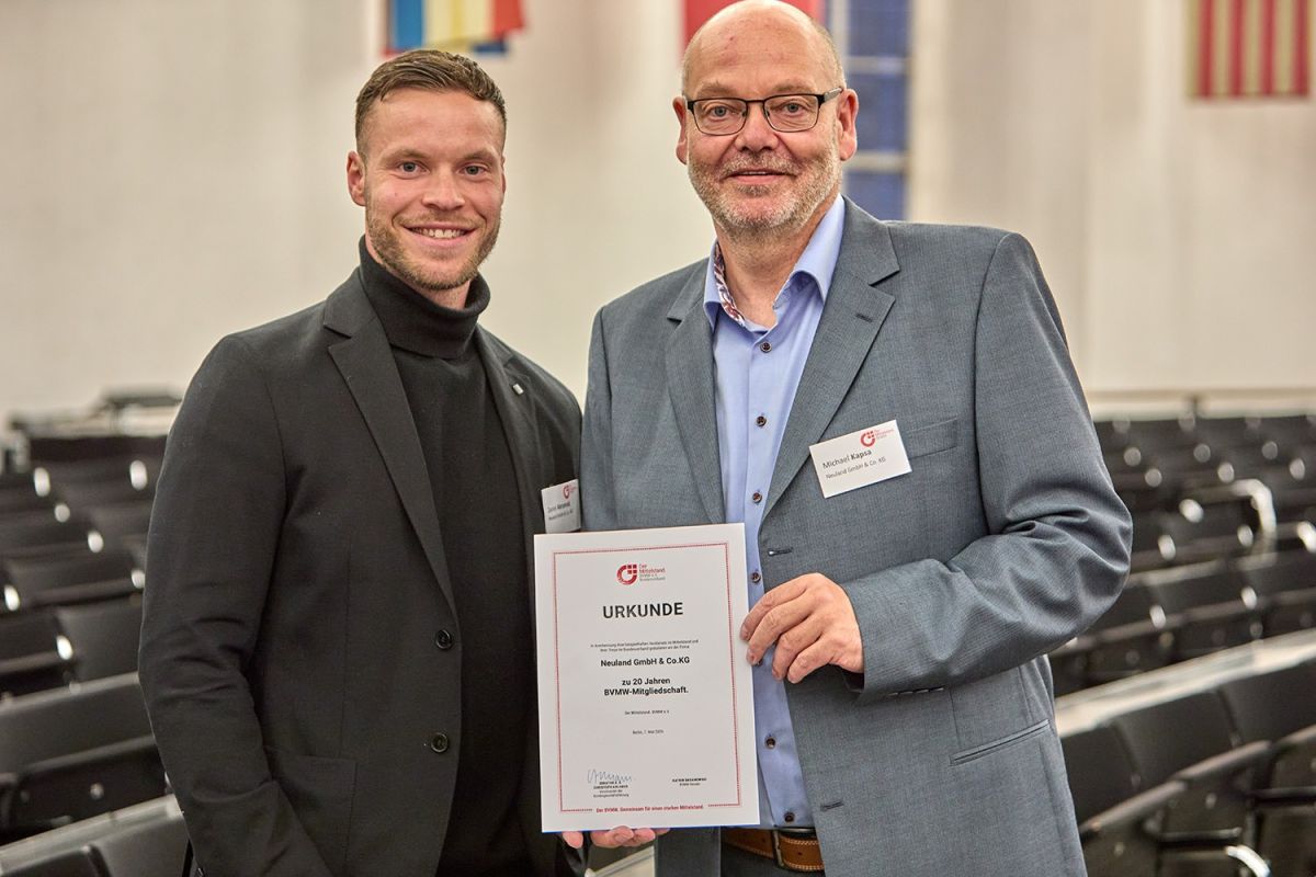 Auszeichnung für die Neuland GmbH & Co. KG - 20 Jahre Mitgliedschaft im BVMW  (© Dietrich Skrock)