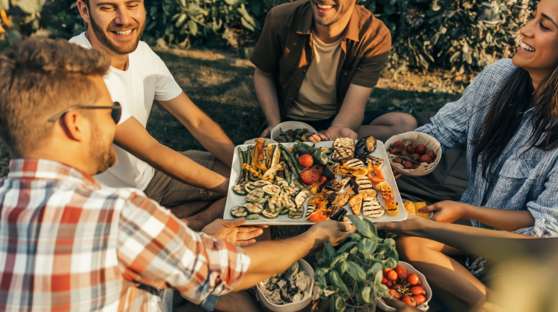 Veganer beim Essen (Bildquelle: Visual Studio - stock.adobe.com)
