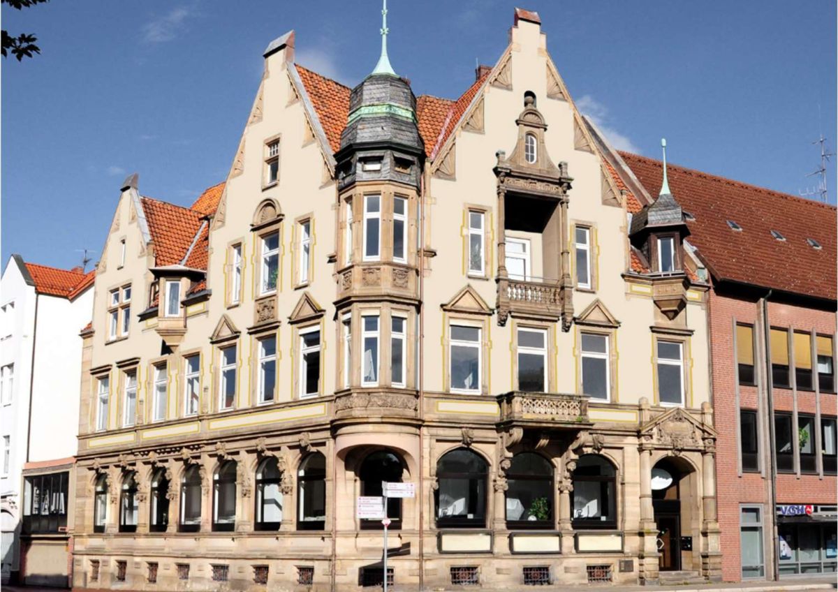 Das Gebäude am Ostertorwall 40 gehört zu den historisch wertvollen Gebäuden der Stadt Hameln. (© Burgdorf Immobilien)