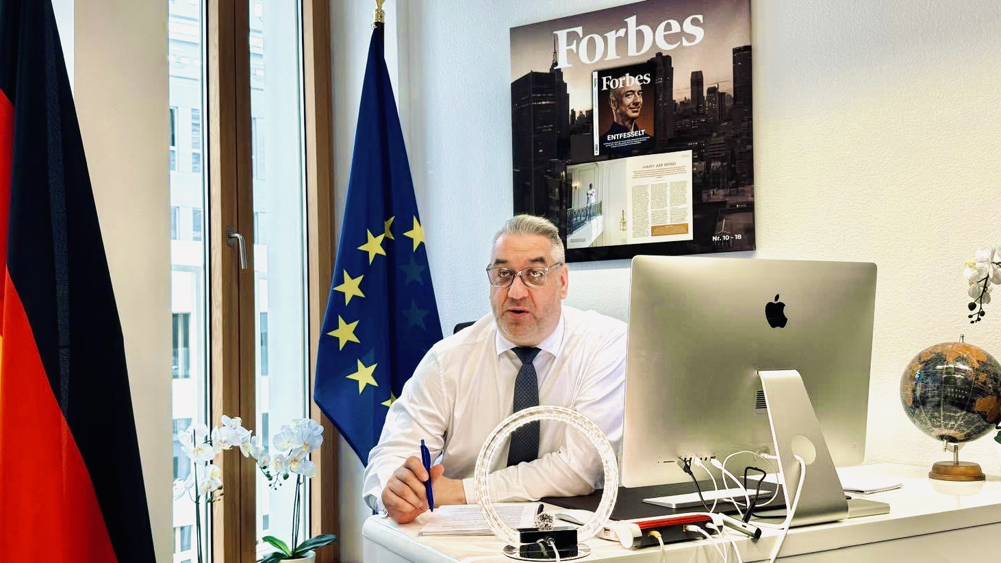 Marcus Giers in seinem Büro im Haus der Bundespressekonferenz in Berlin.
