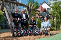 Lucky Bike spendet der Stiftung 13 hochwertige KTM Laufräder.
