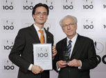 TOP 100 Schirmherr Lothar Späth überreicht Michael Schwienbacher, geschäftsführender Gesellschafter TOP 100 Schirmherr Lothar Späth überreicht Michael Schwienbacher, geschäftsführender Gesellschafter
