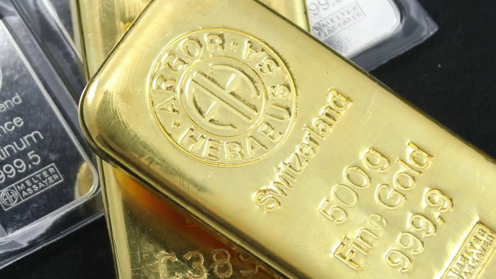 Gold- und Silberbarren