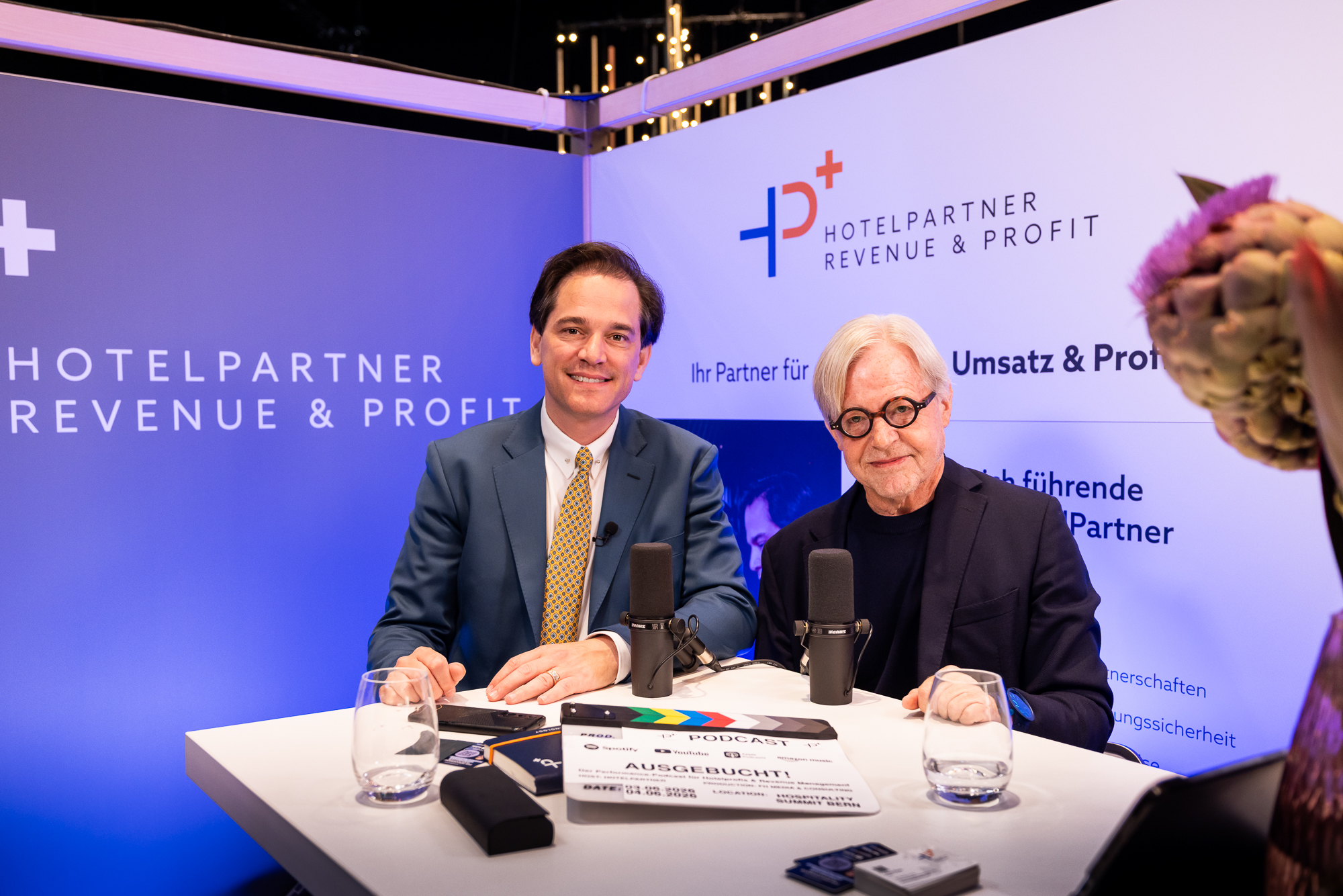 Oliver Meyer, HotelPartner Revenue & Profit Management und Hans R. Amrein, Chefredaktor Hotel Inside Magazin Schweiz.