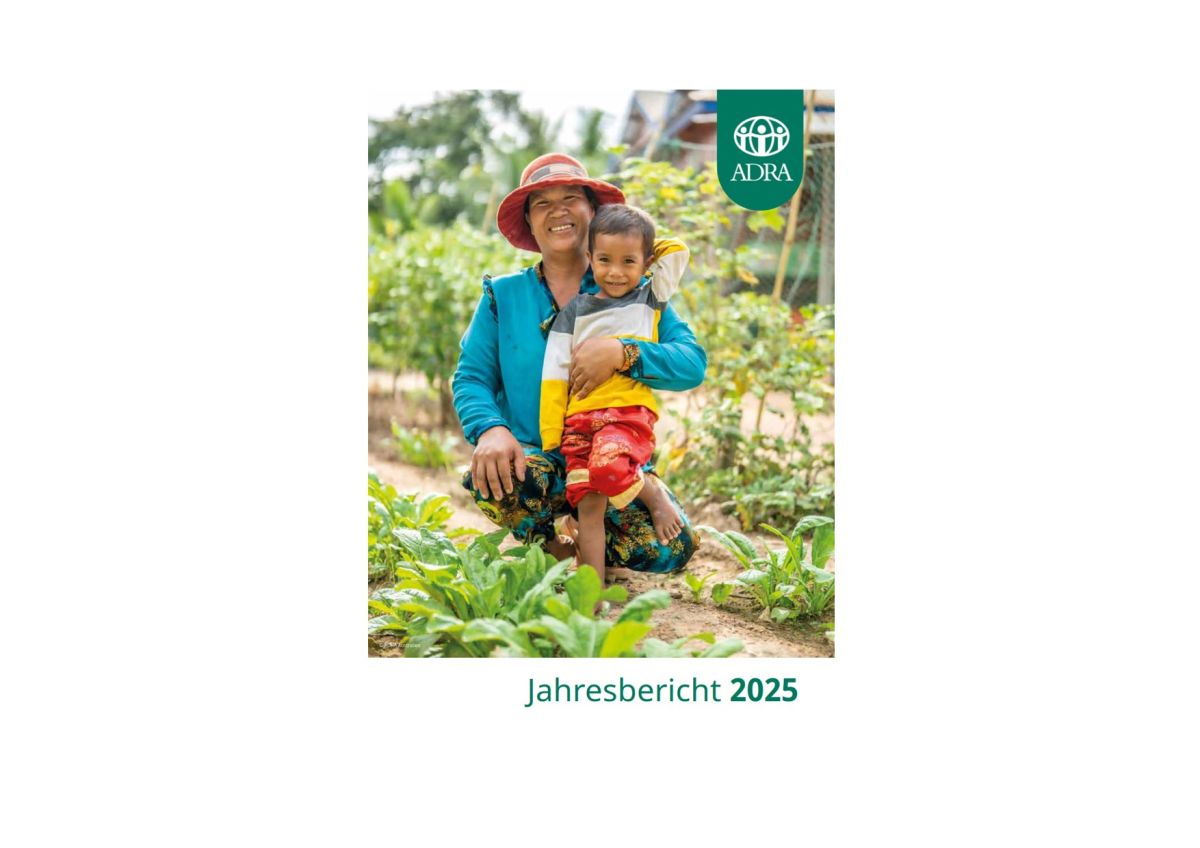 Die Titelseite des Jahresberichts 2025 von ADRA Deutschland. (© © Cover: ADRA Deutschland e.V.)