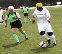 Herbalife unterstützt ab sofort den „FC Oma“