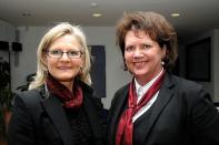 Dr. Karin Uphoff (links) mit der Verbandspräsidentin Petra Ledendecker Dr. Karin Uphoff (links) mit der Verbandspräsidentin Petra Ledendecker