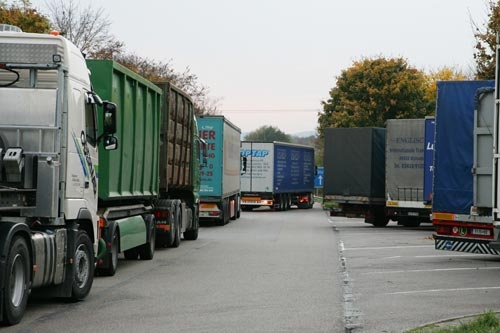 ACE drängt auf mehr Lkw-Parkplätze - ACE drängt auf mehr Lkw-Parkplätze -