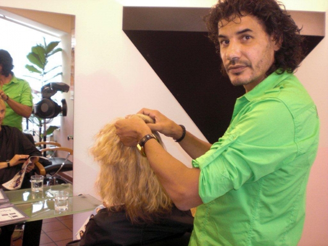 Volles Haar bei krankheitsbedingtem Haarausfall in Nürnberg auf Rezept Volles Haar bei krankheitsbedingtem Haarausfall in Nürnberg auf Rezept