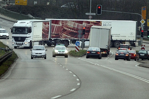 ACE wegen Tests von XXL-Lkw besorgt ACE wegen Tests von XXL-Lkw besorgt