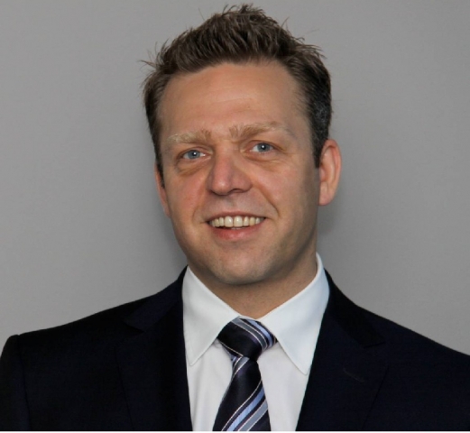Oliver May bucht bei tagungshotel.com ein Oliver May bucht bei tagungshotel.com ein