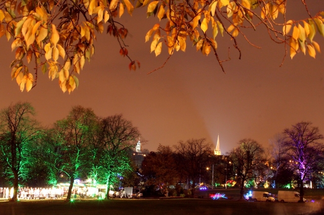 Lichtermeer im Queen's Park in den East Midlands