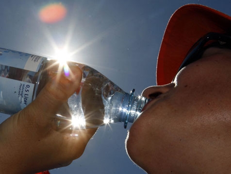 Wasser trinken um Abzunehmen? Neue Studienresultate zeigen ermutigende Resultate.