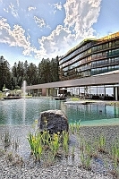 Der Schwimmteich der AVIVA**** Lebenswelt für Singles Der Schwimmteich der AVIVA**** Lebenswelt für Singles