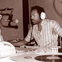 Jim McCauley (Magnificent Magoo) im Berliner AFN Studio Jim McCauley (Magnificent Magoo) im Berliner AFN Studio
