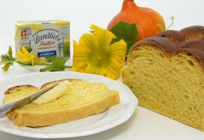 Kürbisbrot in seiner schönsten Form - Backrezept des Monats Kürbisbrot in seiner schönsten Form - Backrezept des Monats