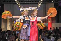 Finalistinnen des Angermaier Dirndl-Castings