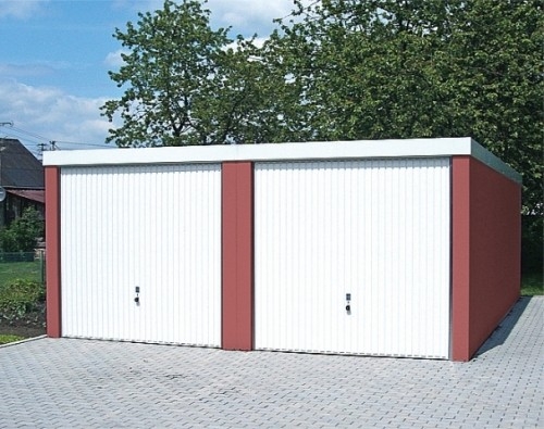 Bäume, Sträucher und eine Fertiggarage von Exklusiv-Garagen Bäume, Sträucher und eine Fertiggarage von Exklusiv-Garagen