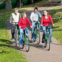 Mit Leichtigkeit flussabwärts - Radeln auf dem Weserradweg Mit Leichtigkeit flussabwärts - Radeln auf dem Weserradweg