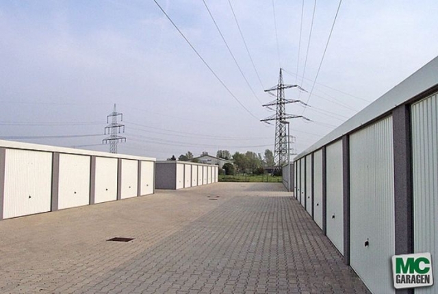 Lukratives Investment in Fertiggaragen: Solide Reihengaragen von MC-Garagen