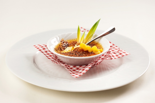 Rezeptidee vom Sternekoch Stéphan Bernhard: Crème brulée aus Weichkäse mit Ananas-Chutney Rezeptidee vom Sternekoch Stéphan Bernhard: Crème brulée aus Weichkäse mit Ananas-Chutney