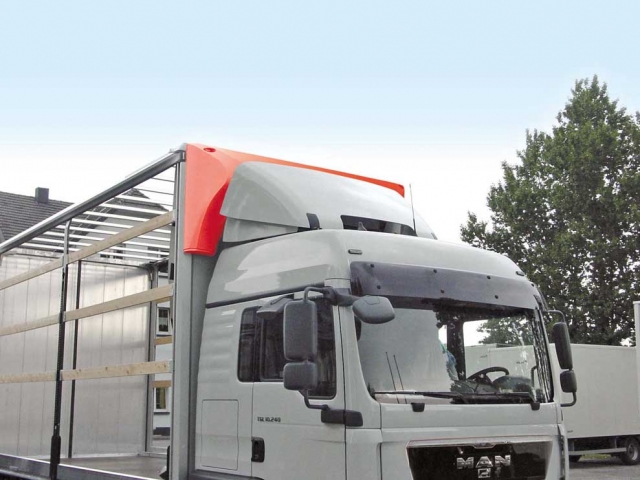 IAA Nutzfahrzeuge Hannover 2010: Tang Fahrzeugbau - Top-Spoiler senkt Spritkosten IAA Nutzfahrzeuge Hannover 2010: Tang Fahrzeugbau - Top-Spoiler senkt Spritkosten