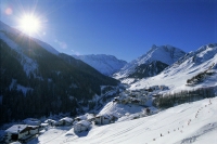 Das Schweizer Höhendorf für die ganze Skifamilie