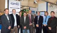 Die Vertragspartner am Tag der Vertragsunterzeichnung auf der Messe (Bild: Andreas Birresborn) Die Vertragspartner am Tag der Vertragsunterzeichnung auf der Messe (Bild: Andreas Birresborn)