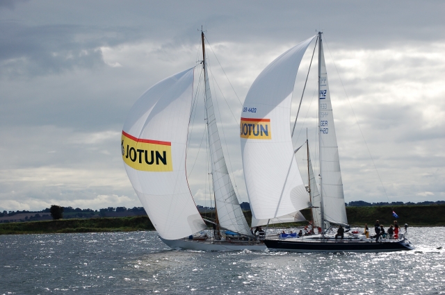 Fit fürs Winterlager? Reduzierte Jotun-Bootspflegeprodukte bei boatoon.com