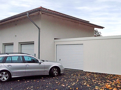 Mehr Freude an einer Fertiggarage von Exklusiv-Garagen mit einer Fernsteuerung Mehr Freude an einer Fertiggarage von Exklusiv-Garagen mit einer Fernsteuerung