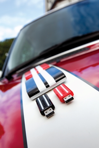 Store n Go GT Edition USB 2.0 Drive von Verbatim in rot und schwarz Store n Go GT Edition USB 2.0 Drive von Verbatim in rot und schwarz