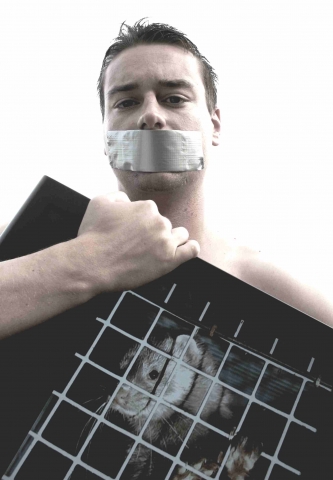 Pelzlobby versucht den kritischen Journalisten Jan Peifer mundtot zu machen Pelzlobby versucht den kritischen Journalisten Jan Peifer mundtot zu machen