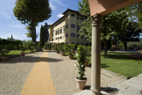 Villa La Massa - Parkatmosphäre vor der Villa Nobile Villa La Massa - Parkatmosphäre vor der Villa Nobile